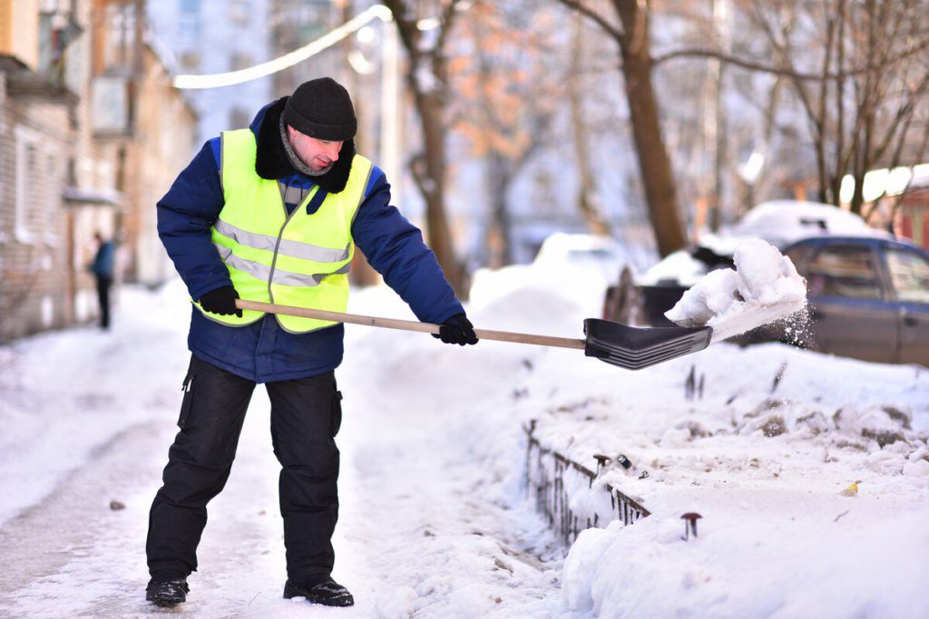 Уборка территории города